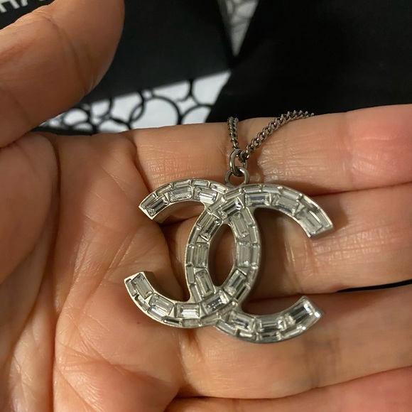 Chanel CC Logo reversible necklace - Picture 7 of 9